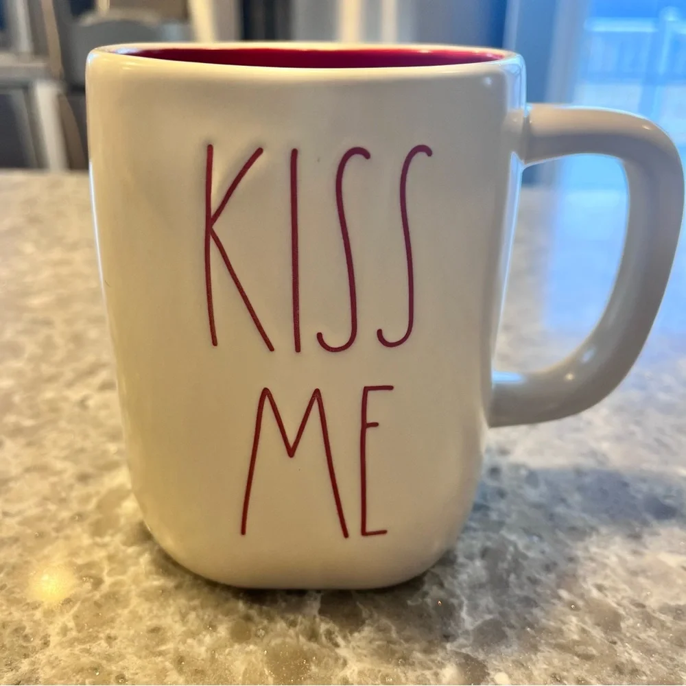 KISS ME RAE DUNN COFFEE MUG VALENTINES DAY NEW